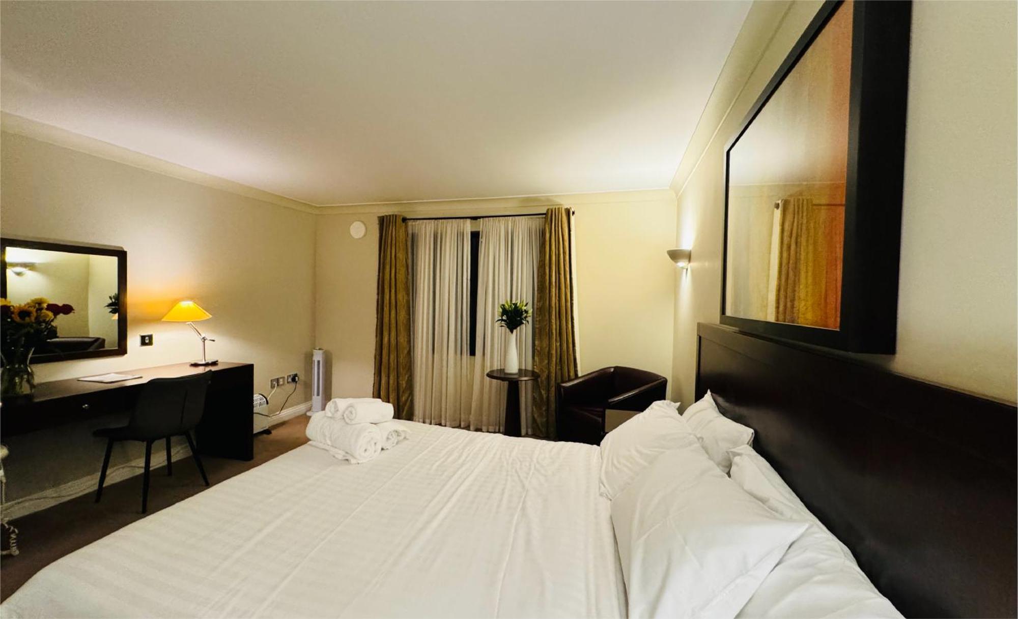 Hustyns Hotel Saint Wenn Exterior photo