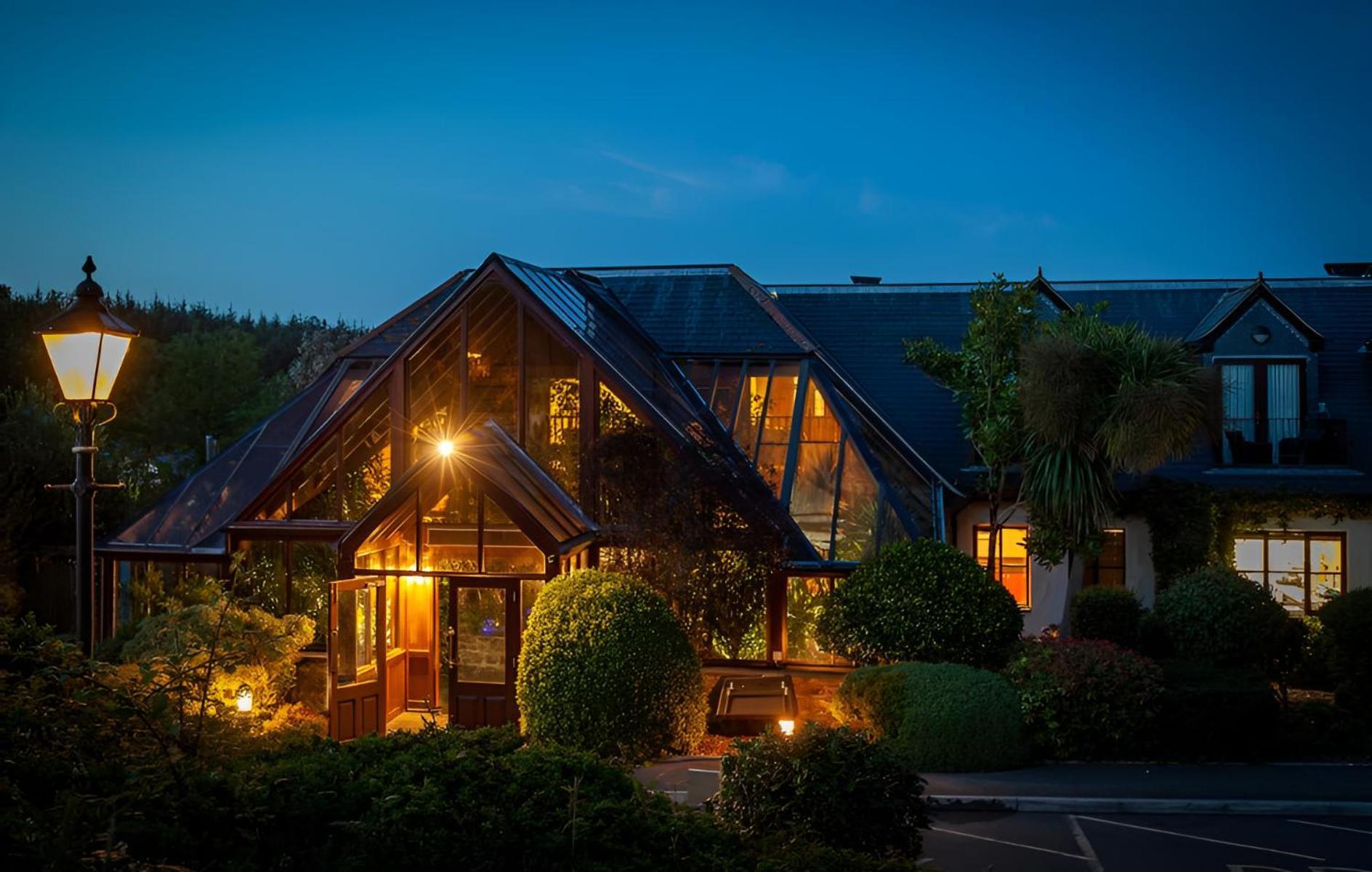 Hustyns Hotel Saint Wenn Exterior photo